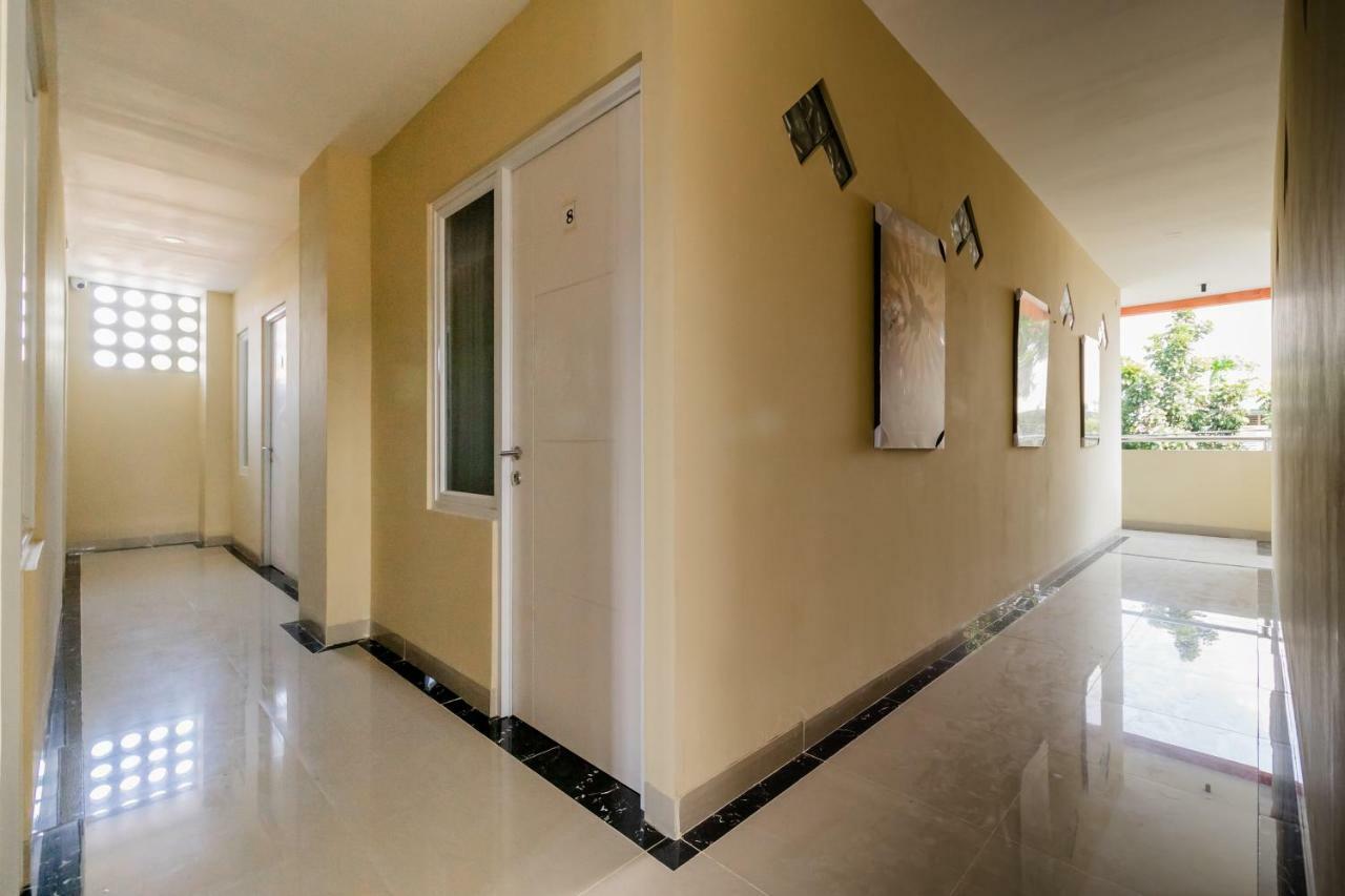 RedDoorz near Plaza Atrium Senen Hotell Jakarta Eksteriør bilde