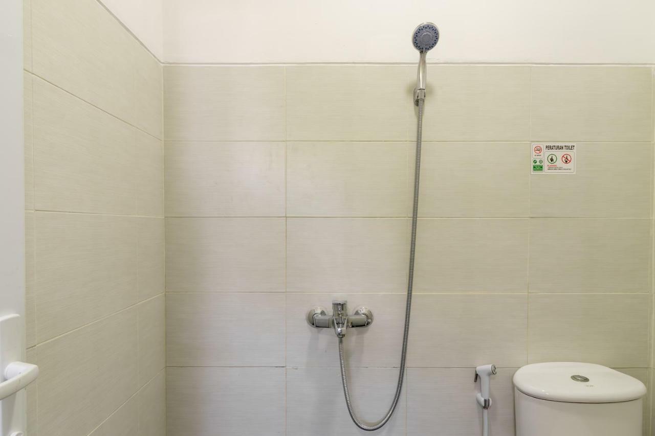 RedDoorz near Plaza Atrium Senen Hotell Jakarta Eksteriør bilde