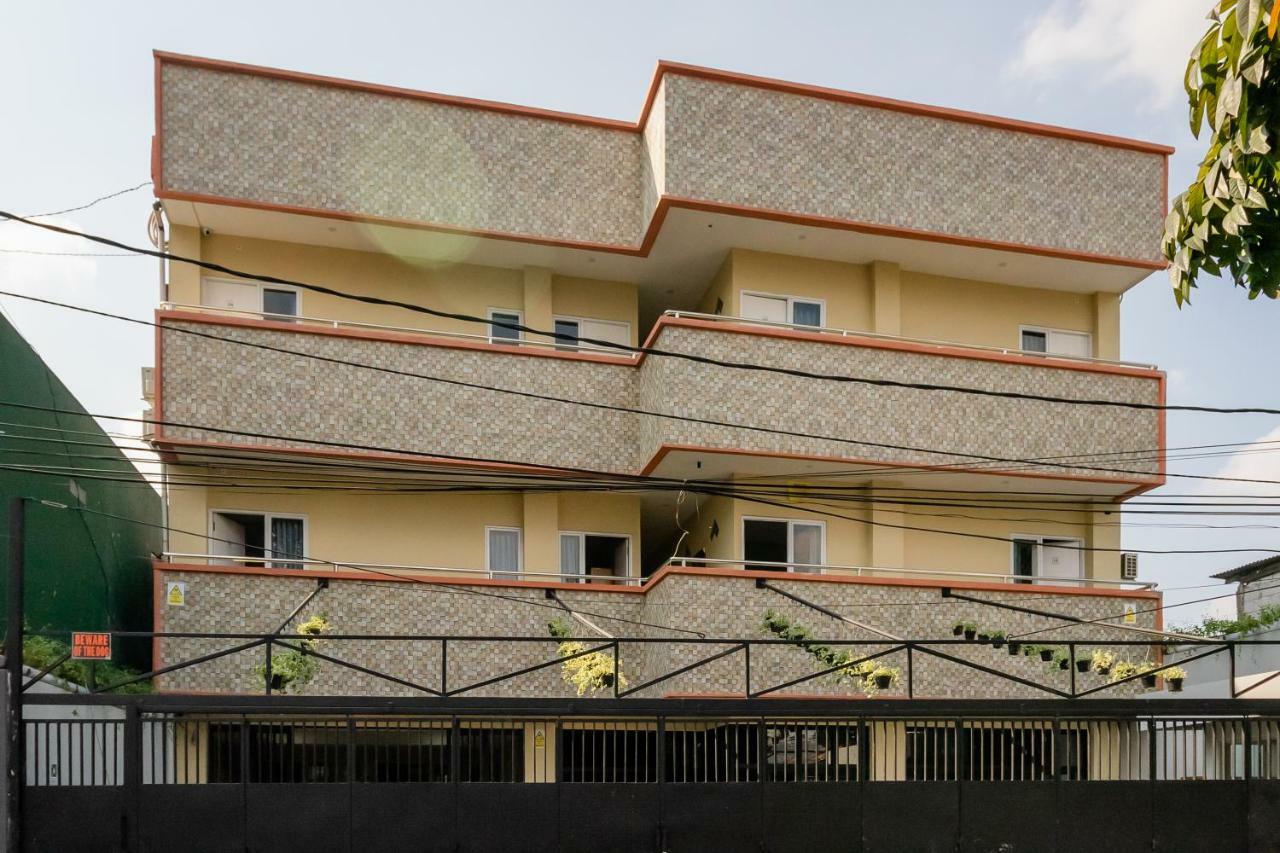 RedDoorz near Plaza Atrium Senen Hotell Jakarta Eksteriør bilde